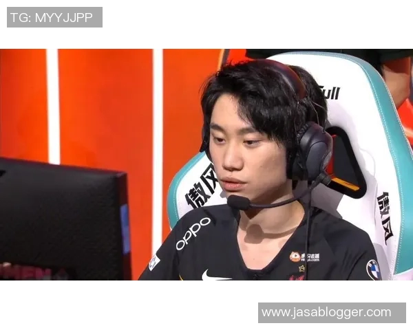 王者荣耀热点分析：深入解读FPX战队的全方位压制策略与表现