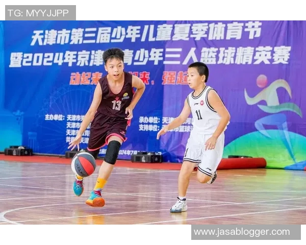 北京篮球队成长之路：从青涩少年到篮球精英的奋斗历程