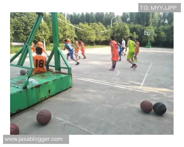 西安篮球队的奋斗历程与荣耀追寻:一段不屈不挠的篮球纪实之旅 西安篮球队的奋斗历程与荣耀追寻:一段不屈不挠的篮球纪实之旅