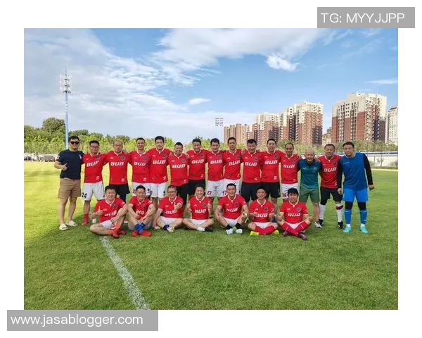 足球明星齐聚一堂精彩瞬间尽在此处尽享足球盛宴的视觉盛宴 足球明星齐聚一堂精彩瞬间尽在此处尽享足球盛宴的视觉盛宴